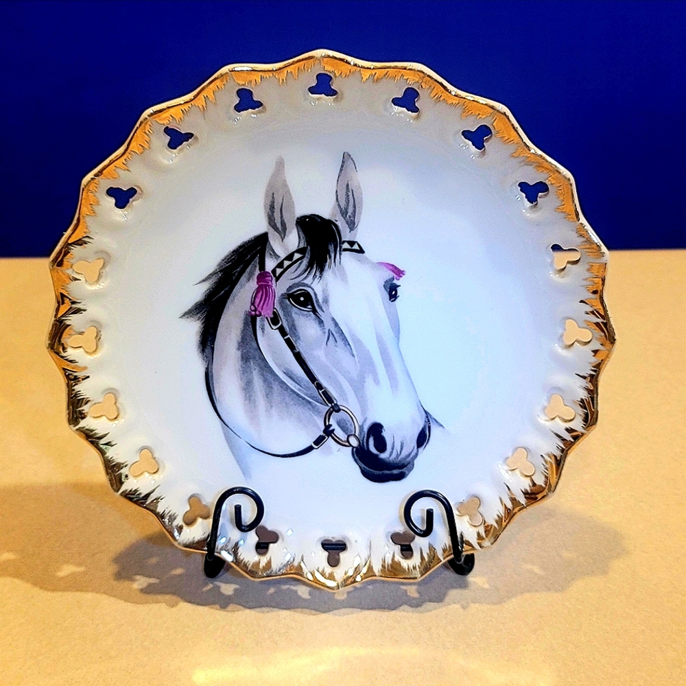Vintage white Horse Plate Porcelain Scalloped Edge 8" Round Wall Hanging